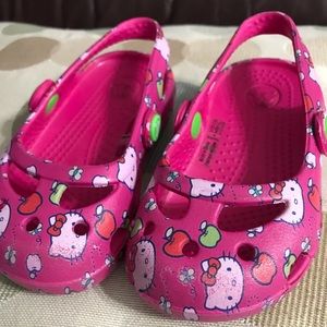 Little girls crocs
